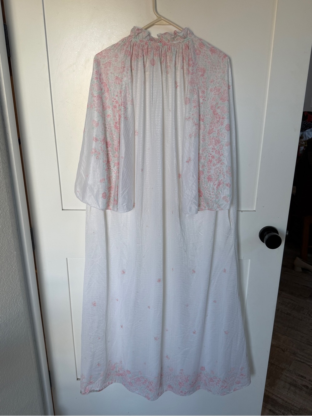 Vintage Miss Elaine Night Gown Patio Dress One Size White Floral Feminine Pretty